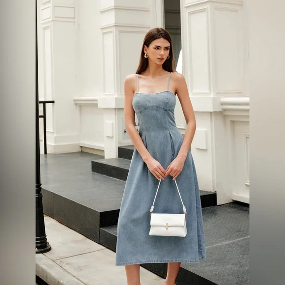 Commense Minimalist Zipper Denim Dress - Picture 4 of 16